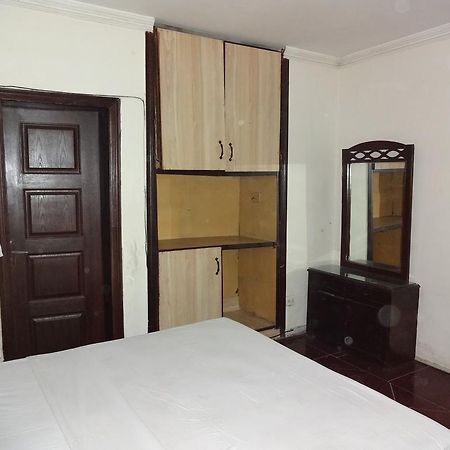 Safari Hotel Upper Mall Лахор Экстерьер фото